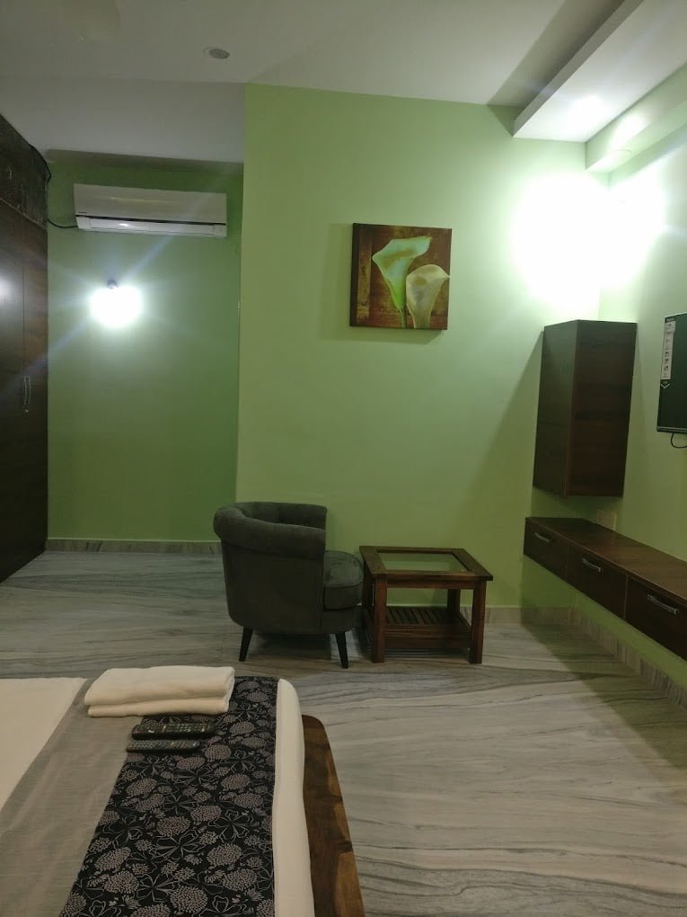Charming Guesthouse with Excellent Amenities and Location in Gachibowli