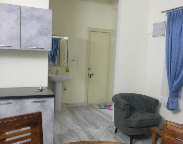 Charming Guesthouse with Excellent Amenities and Location in Gachibowli