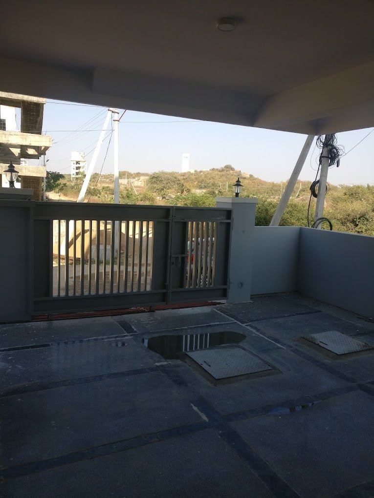 Charming Guesthouse with Excellent Amenities and Location in Gachibowli