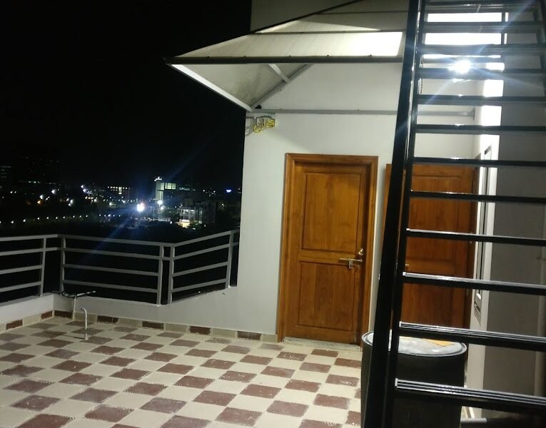 Charming Guesthouse with Excellent Amenities and Location in Gachibowli