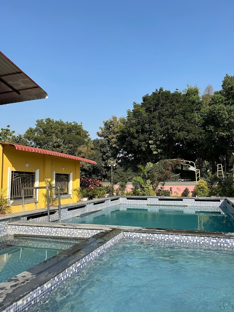 Kashmir Farmhouse Retreat – Book for 12 or 24 Hours of Relaxation and Luxury