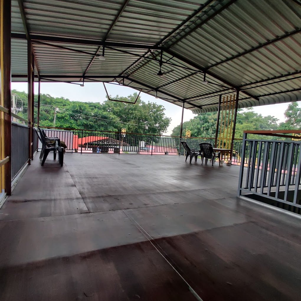 Kashmir Farmhouse Retreat – Book for 12 or 24 Hours of Relaxation and Luxury