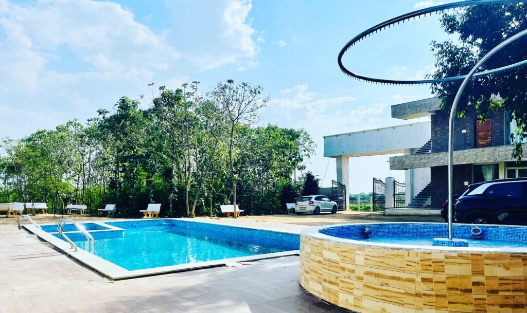 Luxurious Farmhouse with Pool and Mango Farm – Perfect for Parties and Family Fun