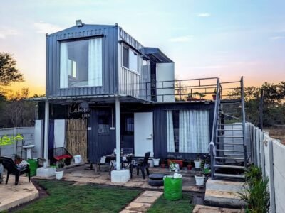 A woodland cabin featuring a splash pool