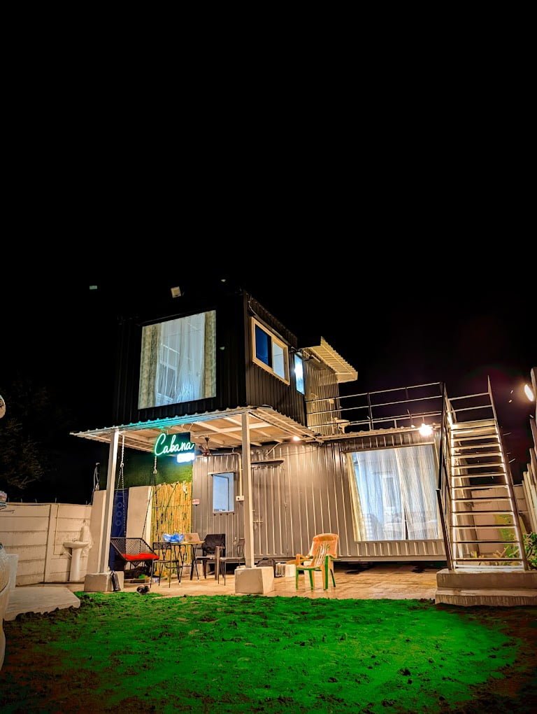 A woodland cabin featuring a splash pool