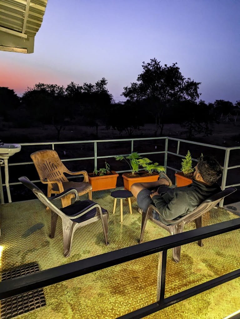 A woodland cabin featuring a splash pool